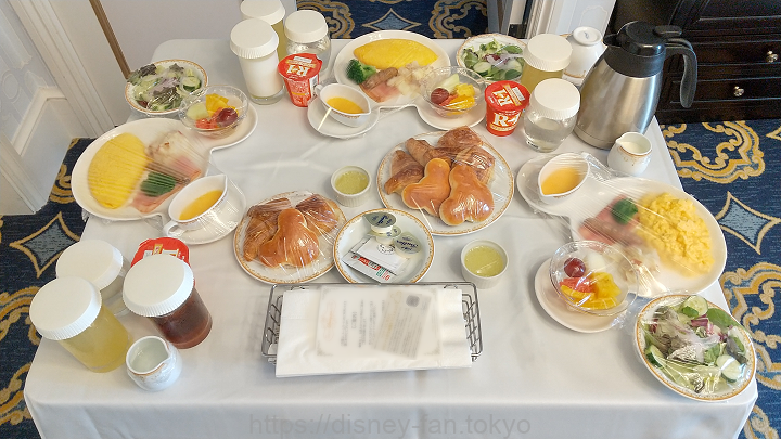 東京ディズニーランドホテルのルームサービス 朝食 ディズニー旅行を楽しもう